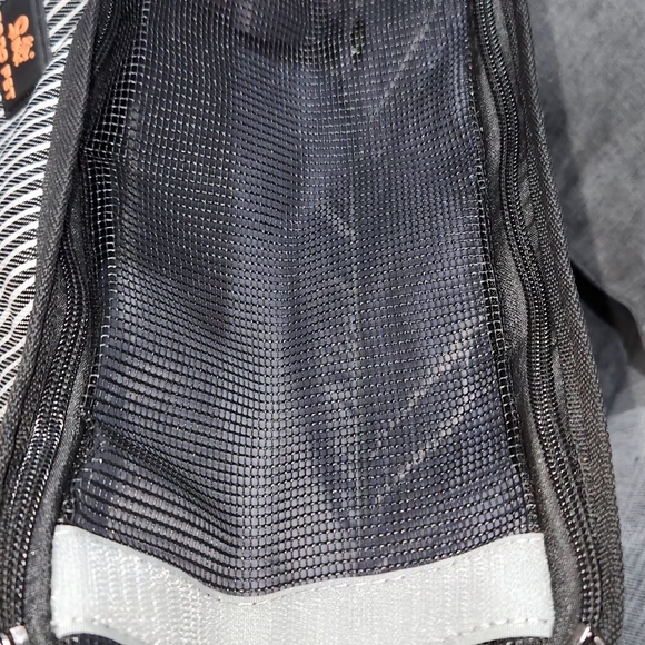 Striped Black and White pet carrier - Picture 6 of 9